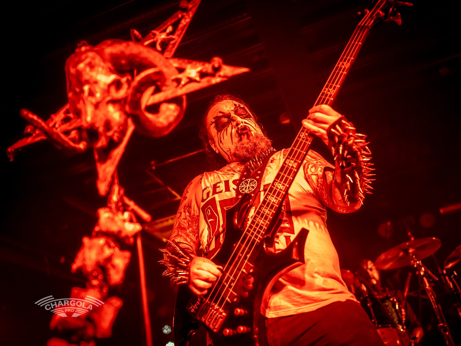Horna: Bajo el manto de la oscuridad